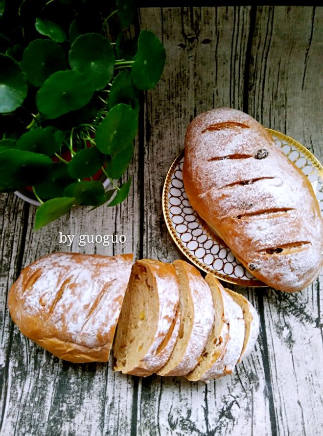 葡萄干松子软欧