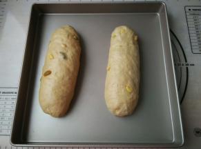 做好后依次放入烤盘