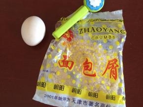 鸡蛋、面包屑