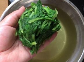 攥干水分。