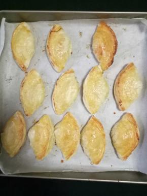 继续放入烤箱200度，中层，10分钟左右，看上色均匀即可