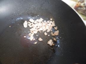 快速炒散在加入生抽