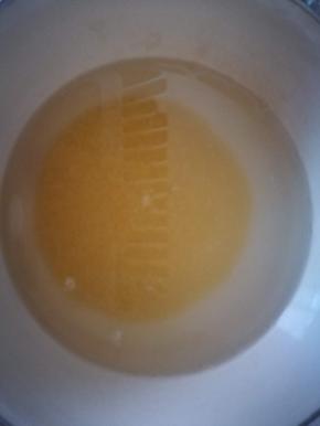 小米凉水下锅，大火煮开