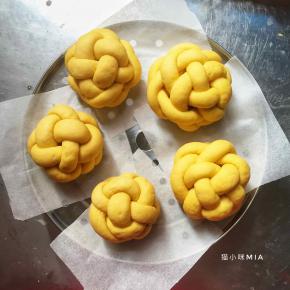 码放在蒸锅上，再发酵30分钟