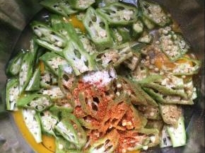 喜欢吃辣再加入适量的辣椒粉