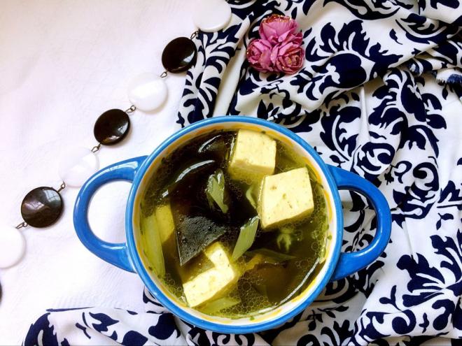 家常海带豆腐汤