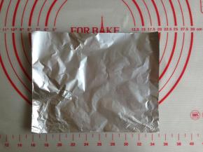 光面朝里，哑光面朝外，对折