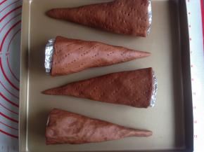 一共做出4个面包筒，放在法焙客的不粘烤盘上