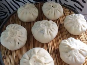 包好后放入蒸锅，进行2次发酵。