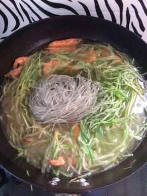 加入盐，粉条，粉条没有可不加