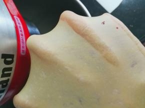 继续揉面至可以拉出大片薄膜得扩展阶段