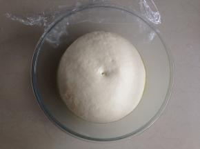 面团发酵到两倍大