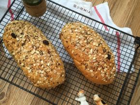 出炉后，晾至微温，用保鲜袋装起，室温保存即可