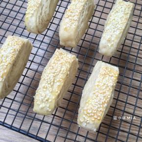 放入已经预热好的烤箱中层，210度烘焙15分钟