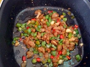 加生抽，盐调味即可。