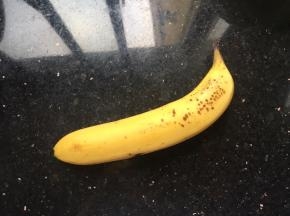 香蕉一根，熟一点的