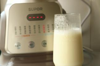 做好的豆浆，量取300毫升待用。