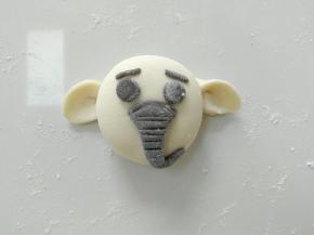 放上大象的鼻子，中小火蒸哦！