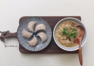 出锅就可以吃啦，自己做的虾饺，干净卫生，快来试试吧