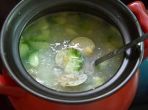 最后调入盐和芝麻油就好了