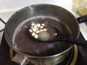 倒入小圆子