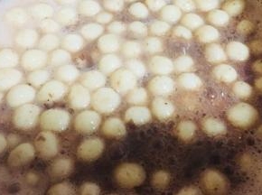 待小圆子漂浮在表面，即可关火