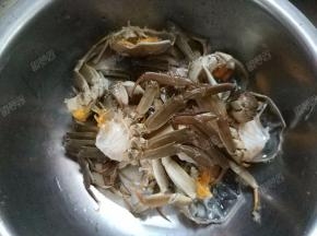 处理好所有的大闸蟹。