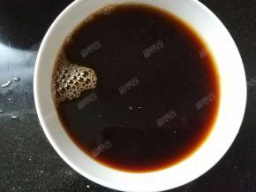 白糖、醋、料酒、生抽、盐、少许淀粉、水混合均匀成碗汁。