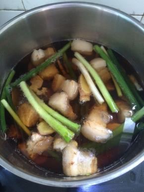 大火烧开，中火慢炖