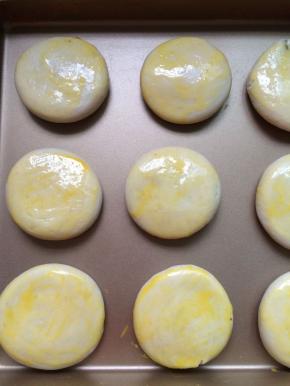 表皮上刷一层蛋液