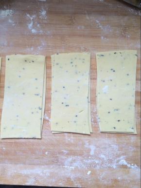 取其中2片烙在一起