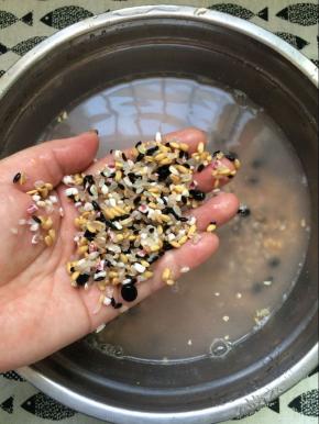 将食材除冰糖外清洗干净