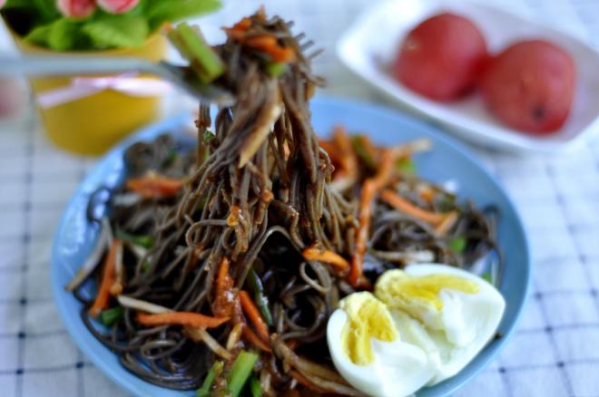 肉酱意大肉酱利荞麦面