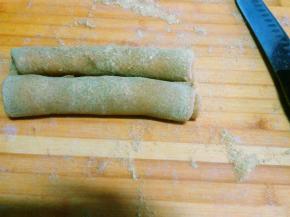 11. 把长方形卷成两条长卷，