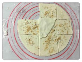 面饼从左向右一块块折叠