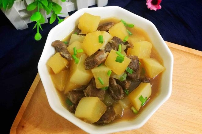 萝卜炖牛肉
