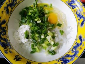 将所有食材和调料放一起