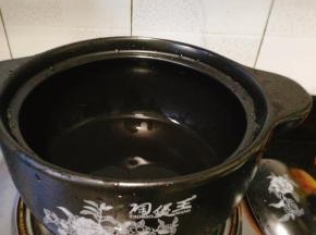 准备一砂锅