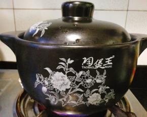 盖上盖子大火烧开，转小火，15分钟左右即可