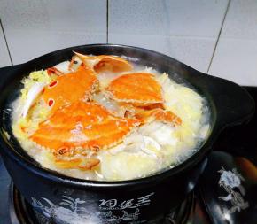 加入鸡粉，尝下味儿，最后加入葱花即可