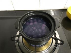 再煮紫薯芋圆。