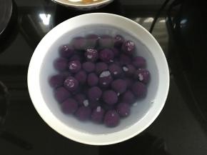 放入凉开水中。