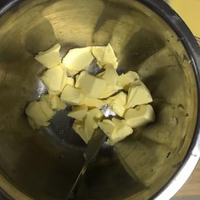 1.黄油室温软化