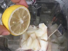 加入柠檬汁和适量凉开水