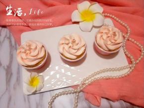 戚风纸杯蛋糕。
