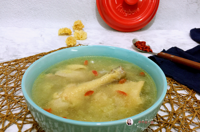 坤博砂锅--银耳鸡汤