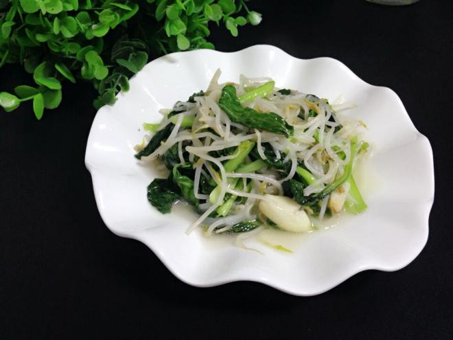 绿豆芽炒小白菜