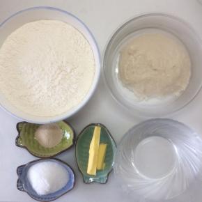 准备主面团的材料