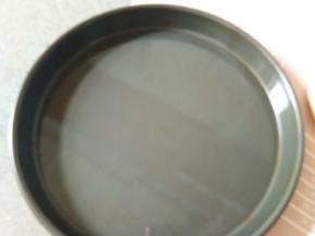 烤盘涂抹一层薄油