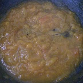 挤入柠檬汁，炒到果酱浓稠即可。